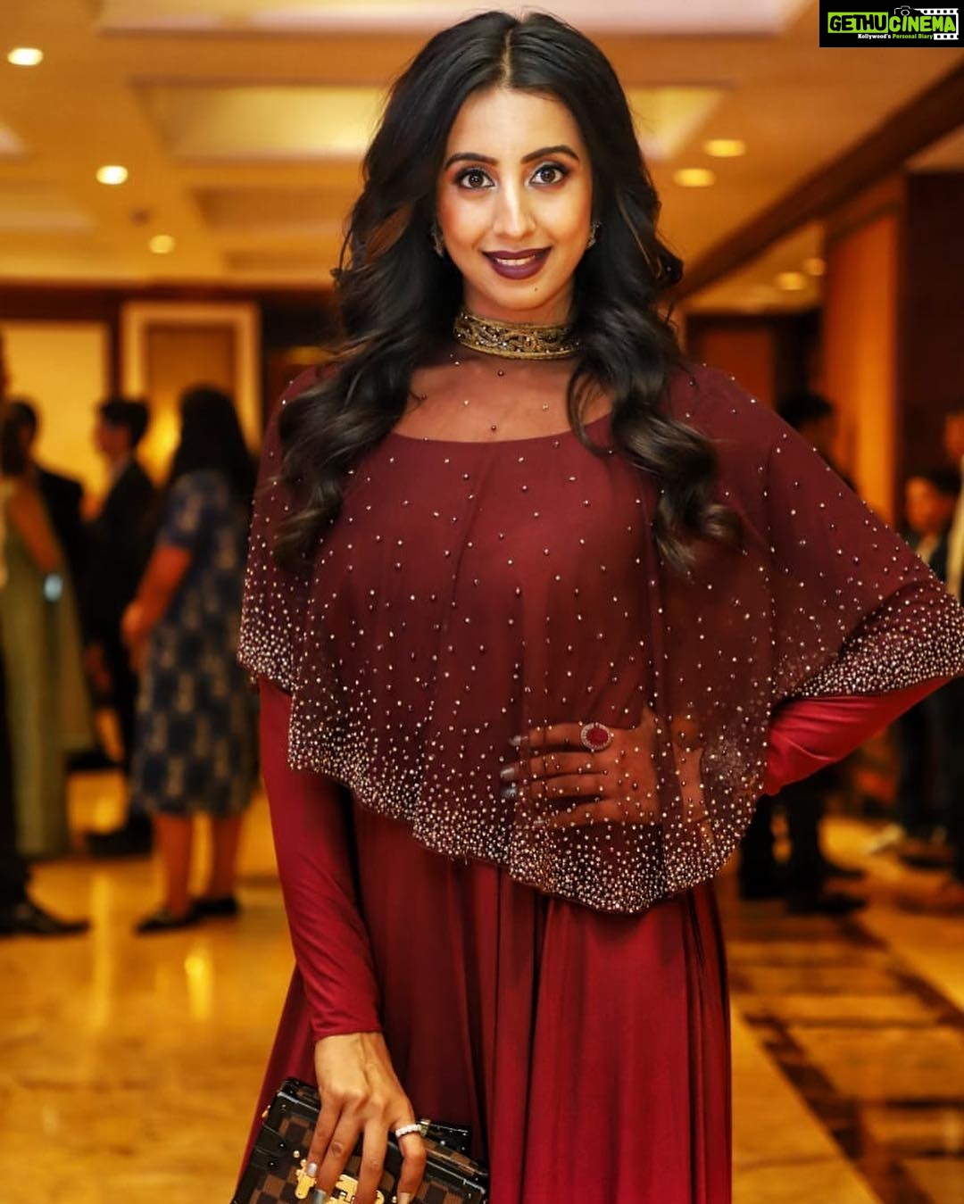 Sanjjanaa Instagram - #maharashtraachieversawards2019 was such a delight to visit , at the #tajlandsend #mumbai , falling in love with this city , congratulations @shaikfazilballys for the wonderful award win , #manymoretocome , your a inspiration #faazil ! ❤️