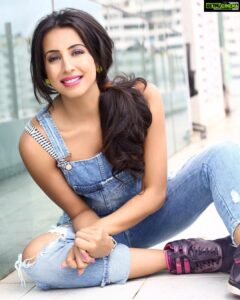 Sanjjanaa Instagram - Start your Monday , with agendas which make u feel great about how you utilised ur time by Saturday ❤️ life is about moving on higher & higher ❤️going to announce about my new body of work soon apart from #swarnakhadgam running successfully on @etvteluguindia , #illayathalapathy on @colorstvtamil , #mathaymathay my kannada film in post production , & #aivar my tamil webseries in the shoot mode for @amazonprimevideo ‘s 😻 . Some thing else is new & brewing 😻 stay tuned , #Tollywood #TeluguCinema #Swarnakhatgam #Arkamedia #TeluguFilmIndustry #TollywoodActress #Telangana #AndhraPradesh #MultilingualActress #Sanjjanaa #SanjanaGalrani #Sanjjanaagalrani #sanjana #GlamorousQueen . Bangalore, India