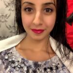 Sanjjanaa Instagram - May the closeness of friends, the comfort of home, and the unity of our nation, renew your spirits this festive season. Here's wishing you all a Very Happy Christmas😊 #merrychristmas , also very happy to bump in to @mvrajeevgowda ji , For breakfast @ The #parkhayatt . What are your plans for New Years every body ? Hyderabad