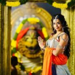 Sanjjanaa Instagram - Pics from our project which is currently on air @colorstvtamil @etvtelugu @etvteluguindia @colorsbangla #coloursodia @voot @youtube . Wishing everybody a very happy Christmas and a very happy New Year from the entire team of @satyayata @yatanaveena @sanjjanaagalrani @arkamediaworks @sundipved #Swarnakhadgam #illayathalapathy @ramojifilmcity @swarnakhadgamofficial , pics shot by @shareefnandyala 🙏It’s a blessing to be shooting for this show while it is on air and you have got so much appreciation from the audience of five states #AndhraPradesh #Telangana #TamilNadu #Odisha and #Westbengal . ❤️❤️ love to all ❤️ Ramoji Film City