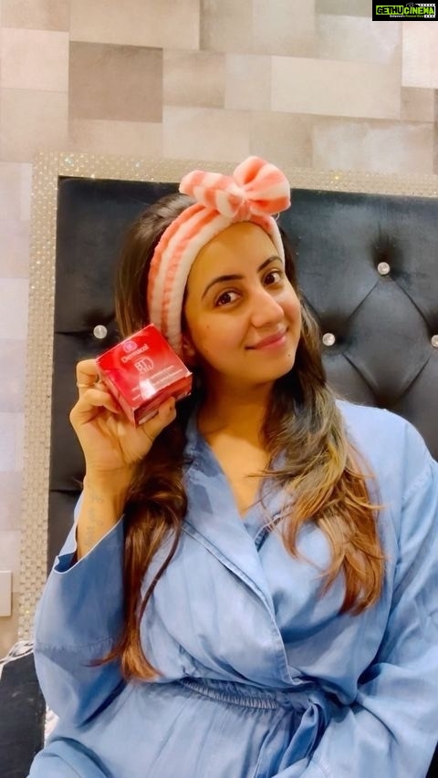 Sanjjanaa Instagram - Hi guys these days I am completely love with this anti-ageing cream by @official_dermacol_india … Go onto their official website www.dermacolindia.com Try this lovely anti ageing cream to make your skin feel firm and beautiful … use my discount code DCSANJU For a never before discount ❤️ Beautified by @manglabanasude 📸 @portraitbybhardwaj Shoot coordinate by @prettify_makeover Jewellry @rubansaccessories Designer @chandangowda_official @rentyourlook_by_chandangowda Assisted @momina.momo