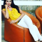 Sanjjanaa Instagram – Feeling yellow like a sunflower 💝🌻