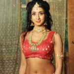 Sanjjanaa Instagram - Hair & make up by @gotomirrors , dress by @neerusindia & jewellry by #tiraajewellers Hyderabad, photographs courtesy @ragalahari , 😍 New pics from the sets of #Swarnakhadgham / #illayathalapathy - happy to share that we are nearing the shoot of the 50th episode , with having telecasted about 24 episodes by now , its a project by the producers of Bahubali @arkamediaworks , directed by @satyayata , on air in @etvteluguindia , @colorstvtamil , @colorsbangla & @colorsodia . Ramoji Film City