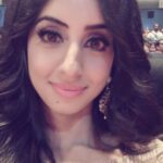 Sanjjanaa Instagram - Siima awards day 2 , also sharing pics of working out 🏋️‍♀️ at dubai & bumping & making a new gym buddy . Chq who it is 😊🏋️‍♀️ Dubai, United Arab Emirates