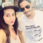Sanjjanaa Instagram - Siima awards day 2 , also sharing pics of working out 🏋️‍♀️ at dubai & bumping & making a new gym buddy . Chq who it is 😊🏋️‍♀️ Dubai, United Arab Emirates