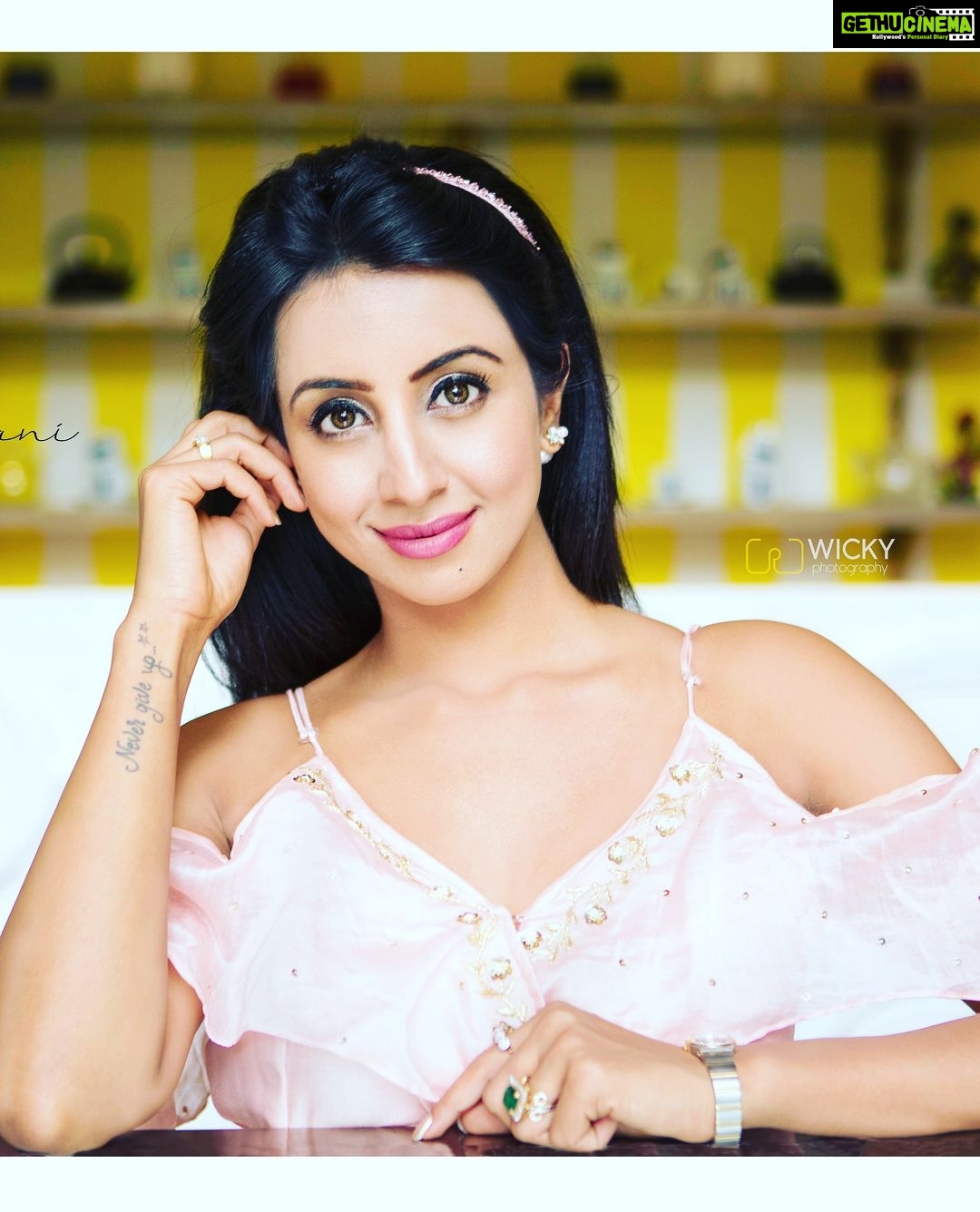 Sanjjanaa Instagram - Just completed another schedule of shoot for #swarnakhadgam , hea are some new pics for my insta lovers , banglore city calling ❤️❤️ Pc: @wicky_photography Hotel Sitara, Ramoji Film City