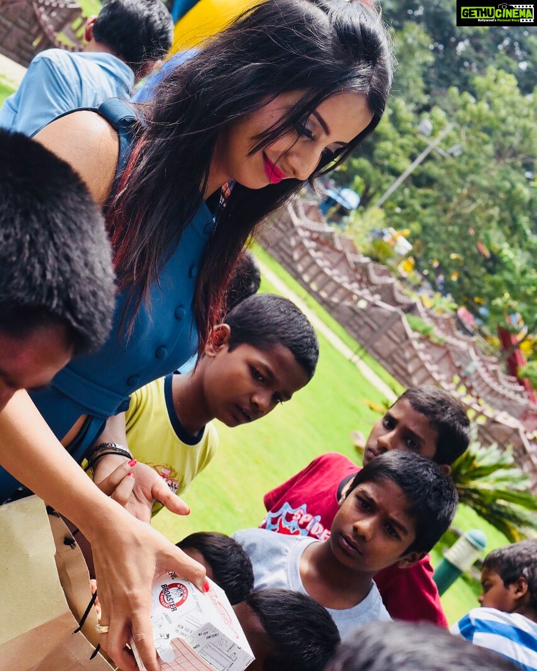 Sanjjanaa Instagram - #throwbacktuesday , pics of my last birthday , with these lovely kids , God has given me so much more than what I need, giving back to the society by such simple deeds of kindness of entertaining children in need give me the biggest high of happyness , going to do something as interesting as this again soon ā¤ļø š lots of love š to all my followers, if you truly love me even a little bit , make a child need very happy on my behalf ā¤ļø š have a nice day š #Tollywood #TeluguCinema #Swarnakhatgam #Arkamedia #TeluguFilmIndustry #TollywoodActress #Telangana #AndhraPradesh #MultilingualActress #Sanjjanaa #SanjanaGalrani #Sanjjanaagalrani #GlamorousQueen #bujjigadu #vasavadutta #swarnakhadgam