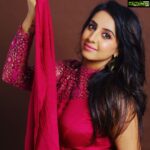 Sanjjanaa Instagram - Hi guys have a look at this really beautiful pictures shot by @portraitbybhardwaj MUA @manglabanasude Outfit @worldofvastram Jewellry @rubansaccessories … As the call with Wave three has come around as a big threat , let’s address it before it affects our life .. Stay safe and stay indoors as much as you can , stay blessed . Check out my YouTube channel in my Instagram Bio , do subscribe to it & show some love ❤️ Karnataka, Bangalore