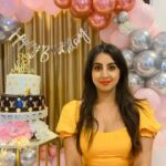 Sanjjanaa Instagram - +91 81470 41270 contact @sweetgrandeur and order your most yummy designer cake now ❤️ congratulate me as we reach 3.3 million … 33 lakh followers on my Facebook page ❤️❤️❤️ Also follow @hidden.lightz for the fab decor ❤️❤️❤️❤️ M&H @makeup_byushanagaraj @jashvanth141