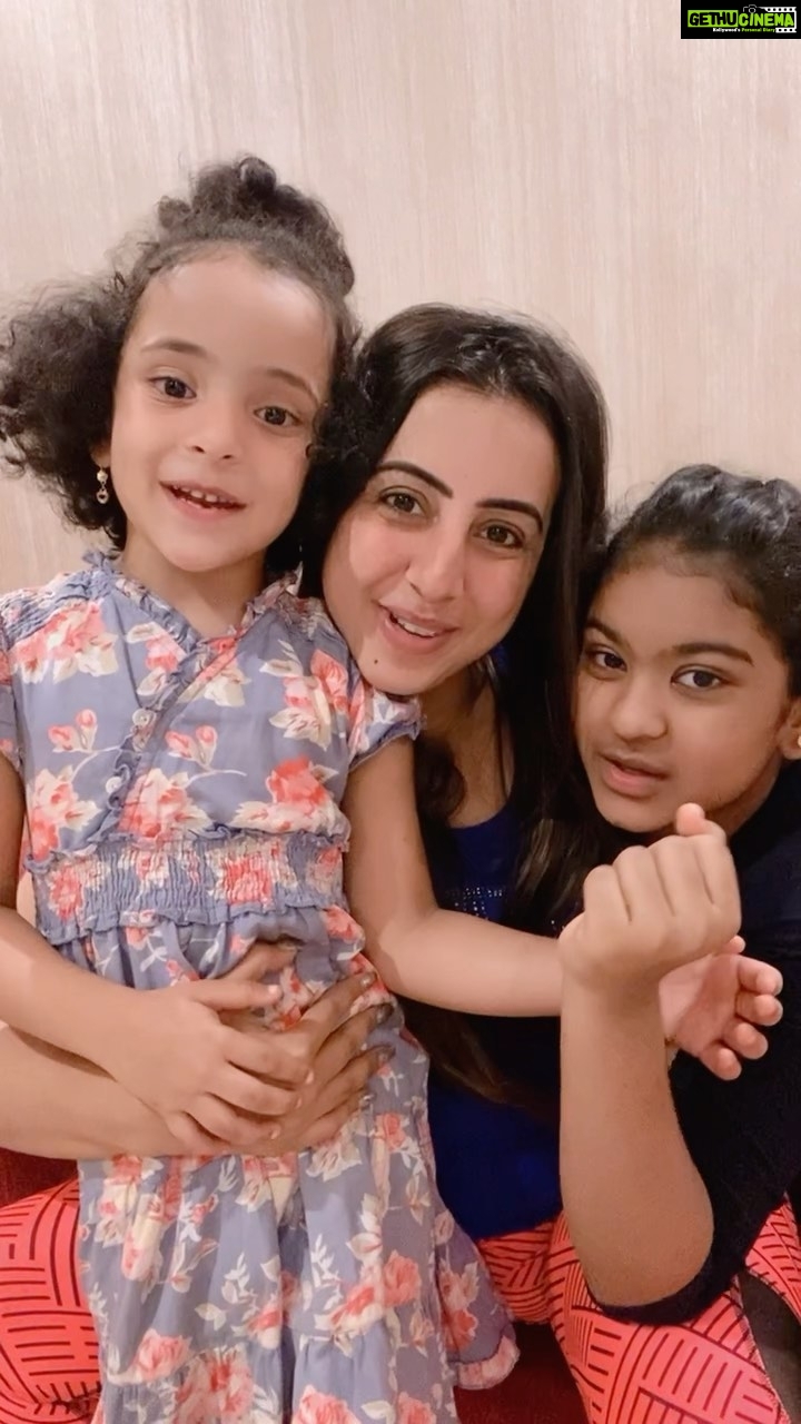 Sanjjanaa Instagram - Double Tap ❤️ This is what my weekend looks like with these lovely kids how about you guys ? What are your plans ❤️ ❤️ ❤️ #bachpankapyar #baadshah #punjabimusic #punjabisongs #punjabisinger #punjabisingers #celebrityinfluencer #indianfilmactress #southindianactress #indianbrands #sanjjanaa #sanjjanaaGalrani #bujjigadu #bangloreinfluencers #hyderabadinfluencers #kannadafilmactress #telugufilmactress #pspk #pawankalyanfan #dboss #dbossfans #sanjana #sanjanagalrani.