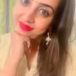 Sanjjanaa Instagram - Double tap , Beautiful Jewellry by @theiconicfashionhouse … which look of mine do you like in this reel ? 1,2,3,4 5th one the Natural one ?? #celebrityinfluencer #indianfilmactress #southindianactress #indianbrands #sanjjanaa #sanjjanaaGalrani #bujjigadu #bangloreinfluencers #hyderabadinfluencers #mirrorsluxurysalons.