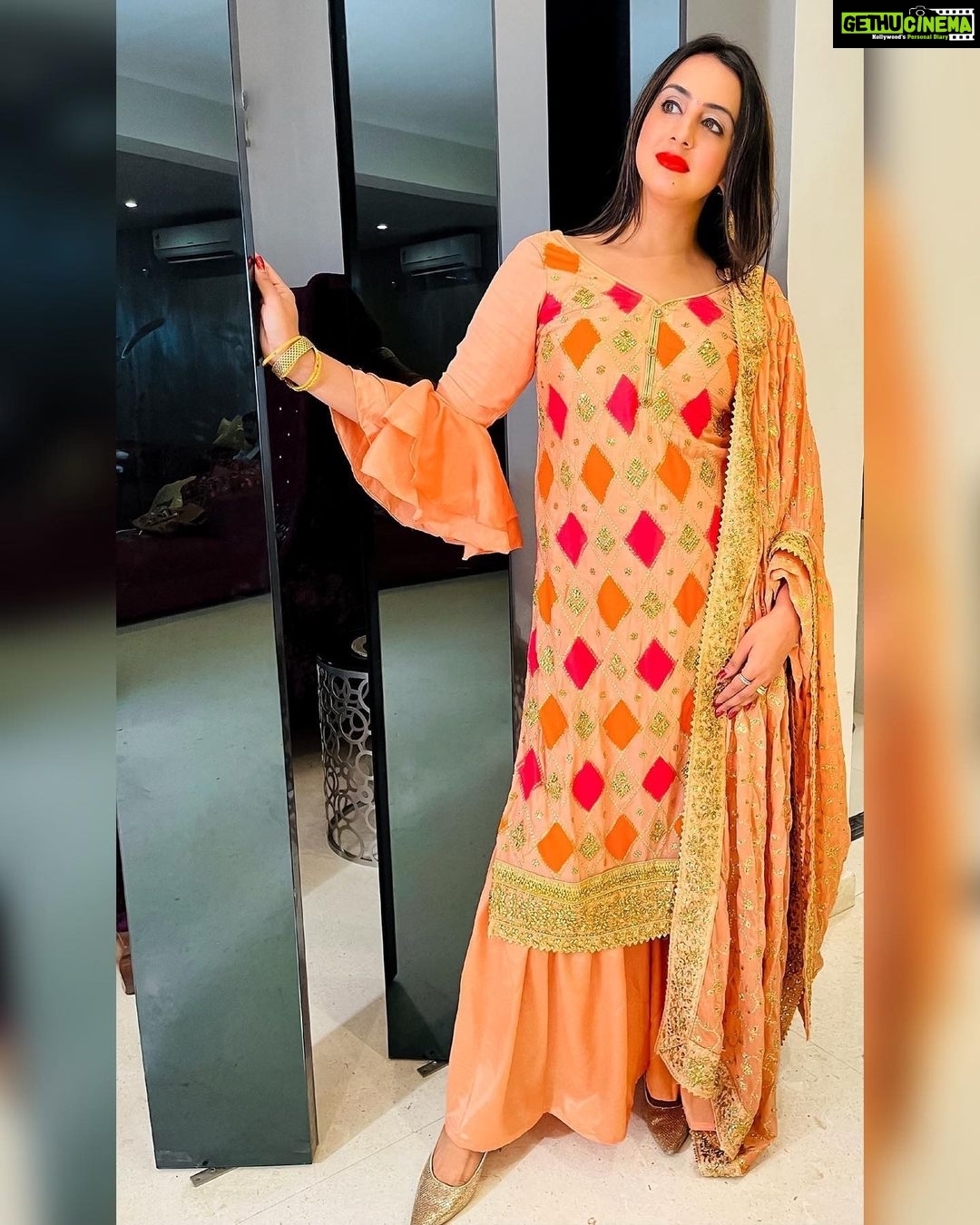 Sanjjanaa Instagram - Double Tap ❤️❤️❤️ Describe in detail how you love my outfit from #Rsbrothers ? Check out this beautiful dress “Bujjigadu” Sanjjanaa is flaunting by @rsbrothersindia - I’m so happy to be back on board with them as one of there leading #celebrityinfluencers … I simply love there variety of line up of collection … which is so cost effective says miss.Galrani … Stitched by my designer from Hyderabad Miss.Phani A very dedicated designer … 📸 @momina.momo Edited by @edits_hub07 . ❤️ ❤️ ❤️ #kannadathi #kannadaactress #kannadiga #Tollywood #TeluguCinema #Bahubali #TollywoodActress #Southindianactress #Sanjjanaa #Sanjjanaagalrani #bujjigadu #tamilwebseries #aivar #tamilcinema #swarnakhadgam #tamilfilmindustry #tamilactress #sanjanagalrani #sanjana. #celebrityinfluencer #indianfilmactress #southindianactress #indianbrands Telangana Hyderabad