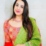 Sanjjanaa Instagram - @rsbrothersindia Check out their beautiful dresses with lovely work, I just love flaunting dresses by this very successful Brand of Andhra & Telangana .. it’s always Blissful to dress up in your Outfits #rsbrothersindia … they are so wow … Mua @makeup_by_bhoomi , @makeup_by_rashmiii . Edited by @thejan__ Pic shot by @manu_mj_joe Look at the beautiful contrast Green Bhandhani work of the Duppataa with the orangish red dress …. Truely adorable isn’t it ??? Dress stitched by Phani my designer from Hyderabad , … ❤️ #rsbrothers #rsbrothersindia #kannadathi #kannadaactress #kannadiga #Tollywood #TeluguCinema #Bahubali #TollywoodActress #Southindianactress #Sanjjanaa #Sanjjanaagalrani #bujjigadu #tamilwebseries #aivar #tamilcinema #swarnakhadgam #tamilfilmindustry #tamilactress #bollywoodactress #karnataka #illayathalapathy #sanjanagalrani #sanjana.