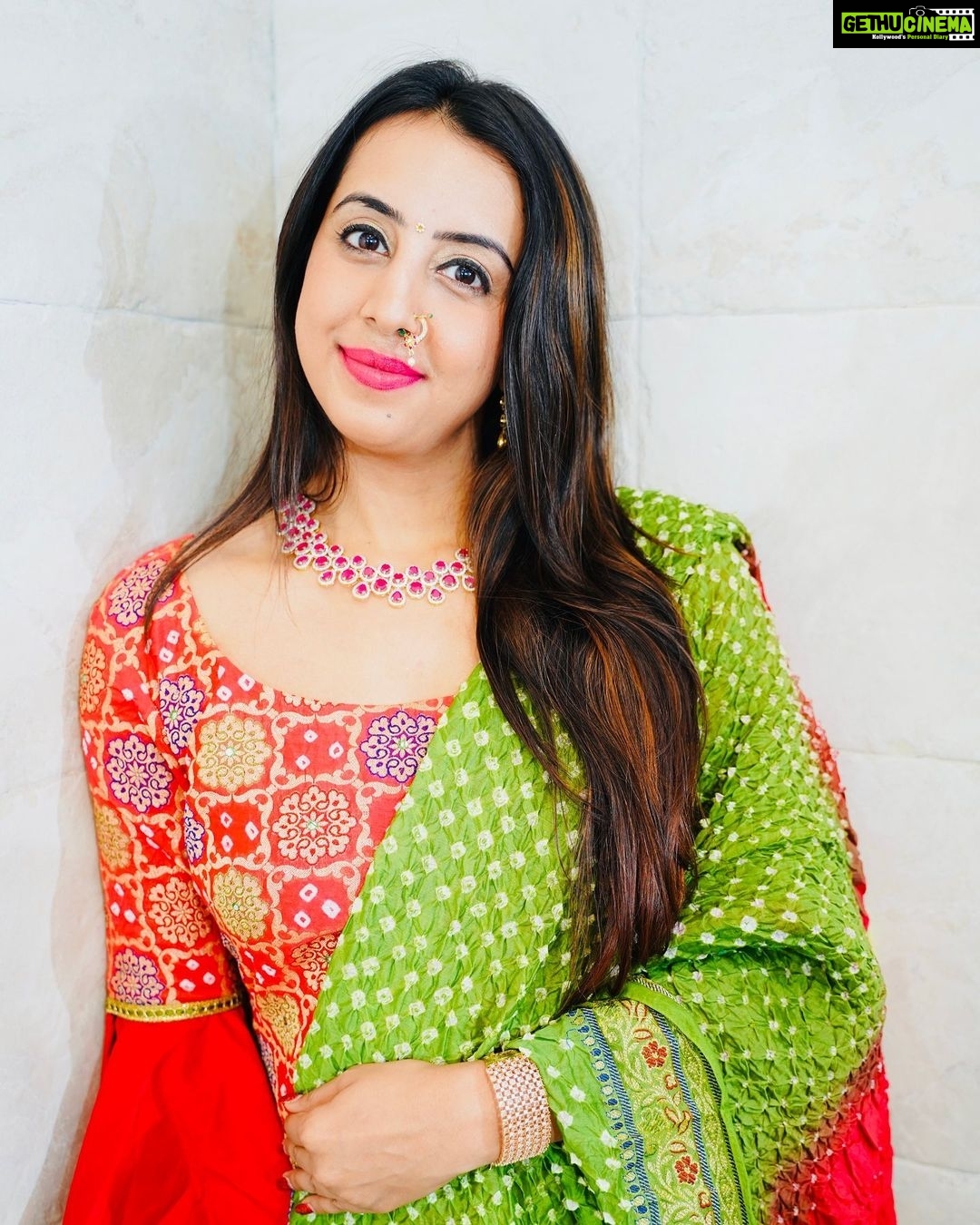 Sanjjanaa Instagram - @rsbrothersindia Check out their beautiful dresses with lovely work, I just love flaunting dresses by this very successful Brand of Andhra & Telangana .. it’s always Blissful to dress up in your Outfits #rsbrothersindia … they are so wow … Mua @makeup_by_bhoomi , @makeup_by_rashmiii . Edited by @thejan__ Pic shot by @manu_mj_joe Look at the beautiful contrast Green Bhandhani work of the Duppataa with the orangish red dress …. Truely adorable isn’t it ??? Dress stitched by Phani my designer from Hyderabad , … ❤️ #rsbrothers #rsbrothersindia #kannadathi #kannadaactress #kannadiga #Tollywood #TeluguCinema #Bahubali #TollywoodActress #Southindianactress #Sanjjanaa #Sanjjanaagalrani #bujjigadu #tamilwebseries #aivar #tamilcinema #swarnakhadgam #tamilfilmindustry #tamilactress #bollywoodactress #karnataka #illayathalapathy #sanjanagalrani #sanjana.