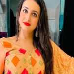 Sanjjanaa Instagram - Double Tap ❤️❤️❤️ Describe in detail how you love my outfit from #Rsbrothers ? Check out this beautiful dress “Bujjigadu” Sanjjanaa is flaunting by @rsbrothersindia - I’m so happy to be back on board with them as one of there leading #celebrityinfluencers … I simply love there variety of line up of collection … which is so cost effective says miss.Galrani … Stitched by my designer from Hyderabad Miss.Phani A very dedicated designer … 📸 @momina.momo Edited by @edits_hub07 . ❤️ ❤️ ❤️ #kannadathi #kannadaactress #kannadiga #Tollywood #TeluguCinema #Bahubali #TollywoodActress #Southindianactress #Sanjjanaa #Sanjjanaagalrani #bujjigadu #tamilwebseries #aivar #tamilcinema #swarnakhadgam #tamilfilmindustry #tamilactress #sanjanagalrani #sanjana. #celebrityinfluencer #indianfilmactress #southindianactress #indianbrands Telangana Hyderabad
