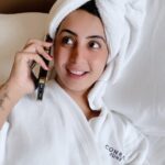 Sanjjanaa Instagram - Double Tap❤️ I am from Karnataka & a pure South Indian Simple Kannadiga Girl at Heart … & no one can take that away from me ….. ❤️ Just for fun …. Enjoy Maadi …. - Team Sanjjanaa Galrani. #celebrityinfluencer #indianfilmactress #southindianactress #indianbrands #sanjjanaa #sanjjanaaGalrani #bujjigadu #bangloreinfluencers #hyderabadinfluencers #jaikarnataka