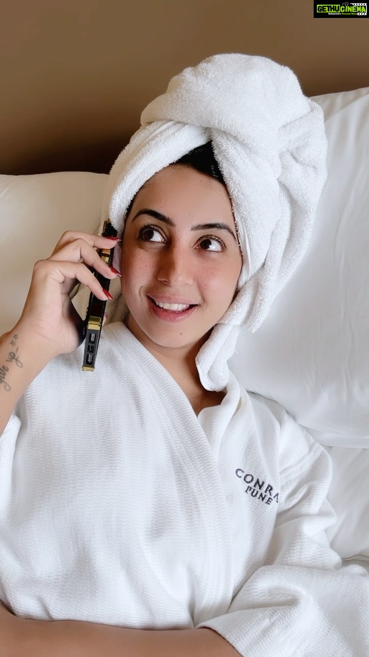 Sanjjanaa Instagram - Double Tap❤️ I am from Karnataka & a pure South Indian Simple Kannadiga Girl at Heart … & no one can take that away from me ….. ❤️ Just for fun …. Enjoy Maadi …. - Team Sanjjanaa Galrani. #celebrityinfluencer #indianfilmactress #southindianactress #indianbrands #sanjjanaa #sanjjanaaGalrani #bujjigadu #bangloreinfluencers #hyderabadinfluencers #jaikarnataka
