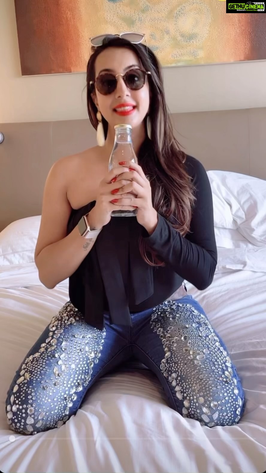 Sanjjanaa Instagram - Give away alert , Participate & win .. Introducing the #laughingchallenge by #SanjjanaaGalrani … the winner will win some lively apparel’s & clothing by a leading brand … ❤️❤️❤️ What do you have to do ? 🍎Make a reel on this same audio 🍎Tag & mention @sanjjanaagalrani 🍎press the like in all pics of #sanjjanaa. 🍎tag 3 friends in the comment section on this reel to take up this challenge . 🍎comment on as many pics as you can with how u feel looking at her posts / reels / igtv . 🍎winner will be analysed & announced in 15 days … 🍎Dm us with your adress once you are done with all of the above ❤️❤️ #giveawayindia #giveawayalert #giveaway #celebrityinfluencer #indianfilmactress #southindianactress #indianbrands #sanjjanaa #sanjjanaaGalrani #bujjigadu #bangloreinfluencers #hyderabadinfluencers #mirrorsluxurysalons.