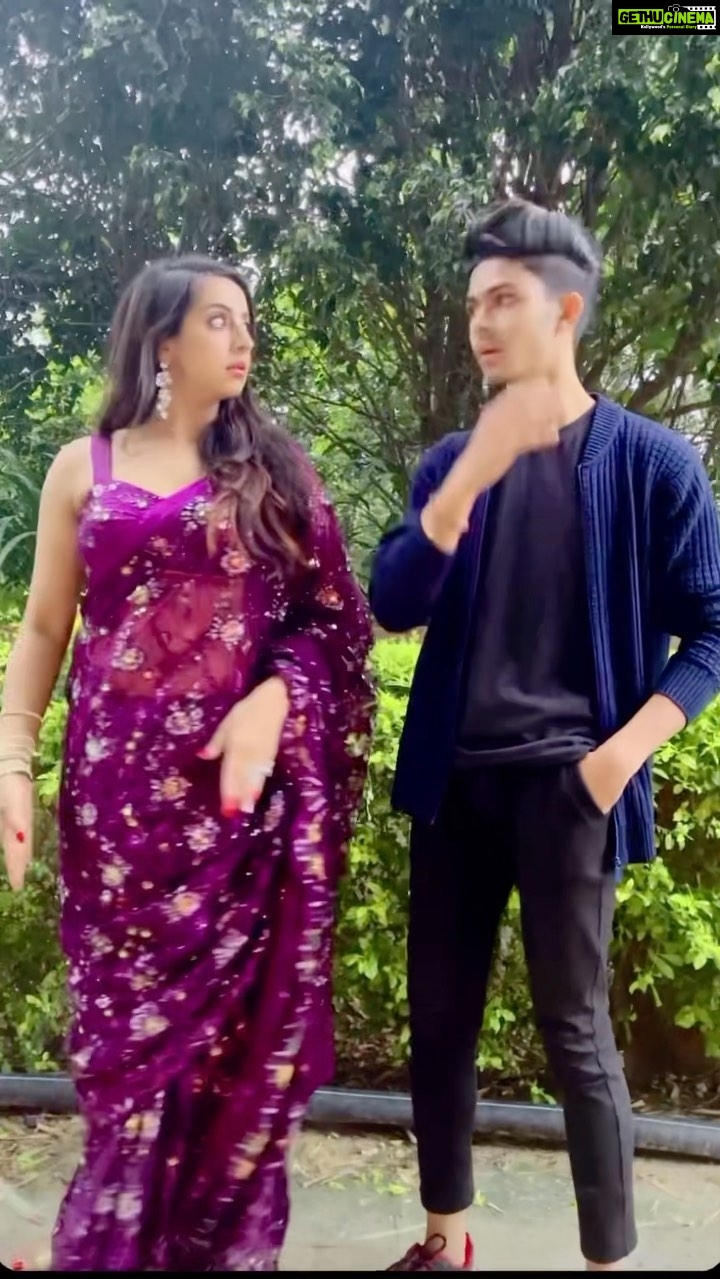 Sanjjanaa Instagram - Meet one of our youngest creators from @ScoutingBrilliance @lovelyraxa alias Ahmed Raxa … these kids come up@with some really fun ideas for the reels … am I living it up to there ideas is my big question …. 🤪🤪🤪🤪😂. Follow him for some super fun content ❤️❤️❤️ ❤️ ❤️ #celebrityinfluencer #indianfilmactress #southindianactress #indianbrands #sanjjanaa #sanjjanaaGalrani #bujjigadu #bangloreinfluencers #hyderabadinfluencers #mirrorsluxurysalons.