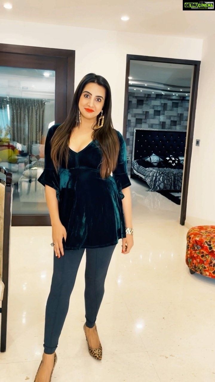Sanjjanaa Instagram - @flauntmarketglobal I love there premium #oudhcollection … & coming up in the New posts in the Future is some lovely dress materials I bought from them … DM them to Chq out there collection ❤️❤️❤️ ❤️ ❤️ ❤️ ❤️ ❤️ ❤️ ❤️ ❤️ ❤️ ❤️ #celebrityinfluencer #indianfilmactress #southindianactress #indianbrands #sanjjanaa #sanjjanaaGalrani #gucci #internationalinfluencers #bangloreinfluencers #hyderabadinfluencers #mirrorsluxurysalons #ysl #louisvuitton