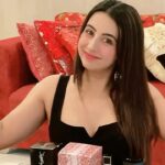 Sanjjanaa Instagram – @perfumeking_india ,
Thank you for the amaizing perfumes by @jimmychoo
& @yslbeauty … Follow them to get the best deals in the country for Luxury Perfumes ….
@thatbonitagirl thanx for the lovely shots & professional edits of my Reels , you are my reel guru girl …
❤️
❤️
❤️
❤️
❤️
❤️
❤️
❤️
❤️
❤️
.
.
.
.
.
#celebrityinfluencer #indianfilmactress #southindianactress #indianbrands #sanjjanaa #sanjjanaaGalrani #jimmychooperfume #fashionista #bangloreinfluencers #ysl #yslperfume #hyderabadinfluencers #perfumelover #perfumesofinstagram #cologne #ootd