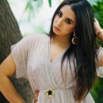 Sanjjanaa Instagram – Self confidence is the best outfit ❤️
Pictures shot from Hyderabad while I was shooting for my upcoming multilingual movie Manishankar 💕
📷 : @mallikarjuntatikonda
Hair & Makeup : @gotomirrors
.
.
.
.
.
.
.
.
.
.
.
#sanjjanaagalrani #hyderabad #shoot #movietime #multilingual #tollywood #sandalwood #actress #photoshoot