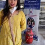 Sanjjanaa Instagram - Cooking of 800 meals a day continues 🙏🙏🙏