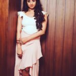 Sanjjanaa Instagram - Spread love everywhere you go. Let no one ever come to you without leaving happier - Mother Teresa ❤️ Let’s make the world a better place by helping each other in this hard times. #sanjjanaagalrani #helpingothers #sanjjanaagalranifoundation #sunday #weekend #thoughts #positivethoughts #thoughtsforlife