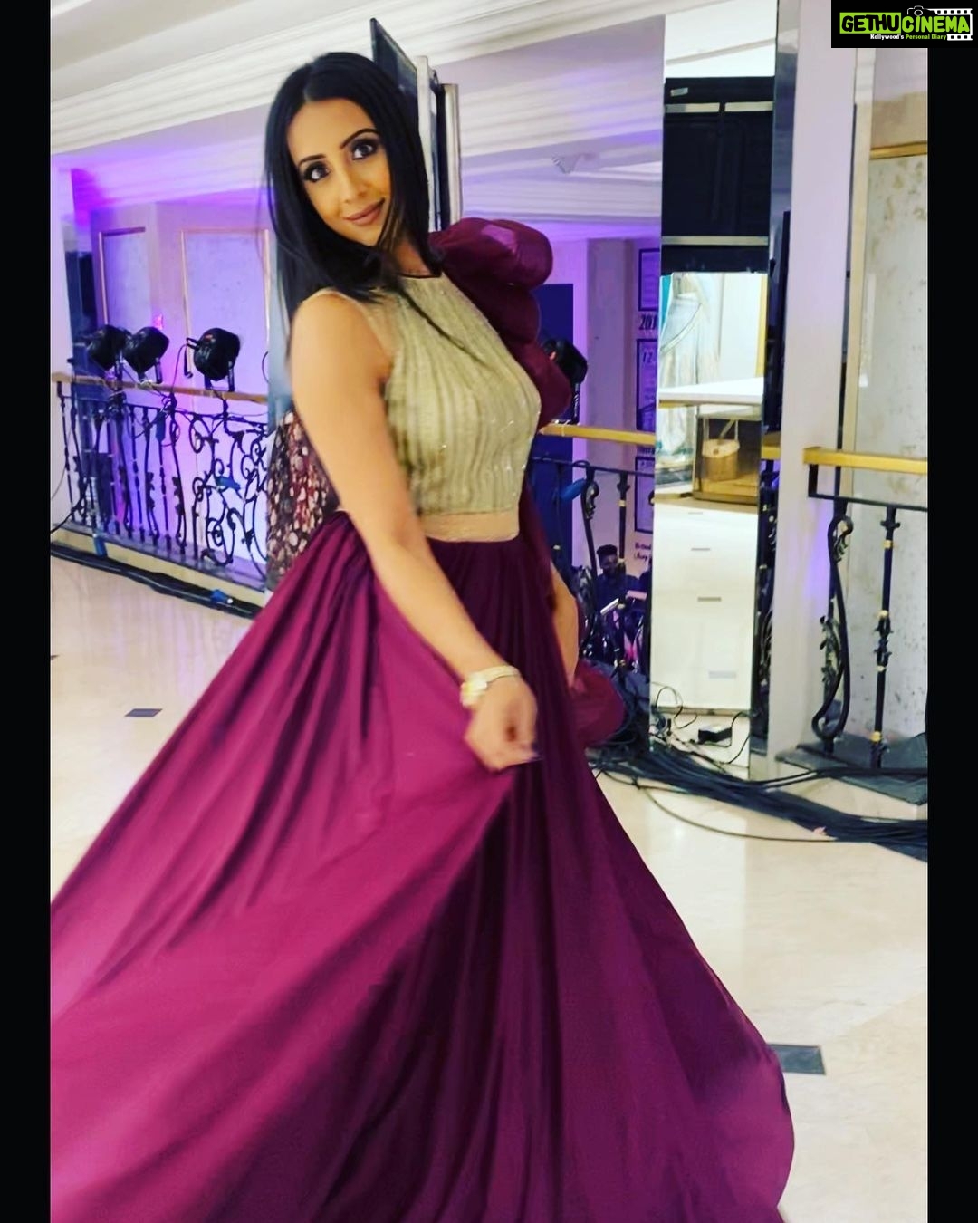 Sanjjanaa Instagram - Beautiful video out in Sanjjanaa Galrani exclusive kannada channel “ Nimma Sanjjanaa “ on YouTube .... subscribe now ... link in swipe up in stories on @sanjjanaagalrani Insta page .