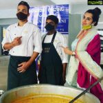 Sanjjanaa Instagram - #SanjjanaaGalraniFoundation is striving hard each day to do better , we are doubling the quantities today & serving 800 meals from today in HAL area & dhoopanhalli arch both … serving for dhoopAnhalli arch will only happen below my home . - #sanjjanaagalrani many thanx … Bangalore, India