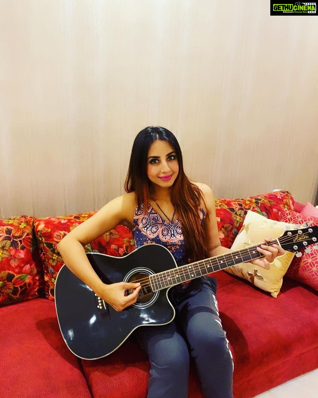 Sanjjanaa Instagram - Looking for a work Oppurtunity??? If you are a entertainer write to us on enquiry@itsmyapp.live . 👍👍👍. Also visit link in bio to read about us , follow @ScoutingBrilliance on Instagram ... & read about our new venture www.itsmyapp.live . Bengaluru
