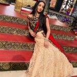 Sanjjanaa Instagram - Sharing some #throwback pics from sets of @swarnakhadgamofficial , some lovely pics by @shareefnandyala , hair & make up by @gotomirrors , clothes by @neerusindia .. ❤️❤️❤️ Ramoji Film City