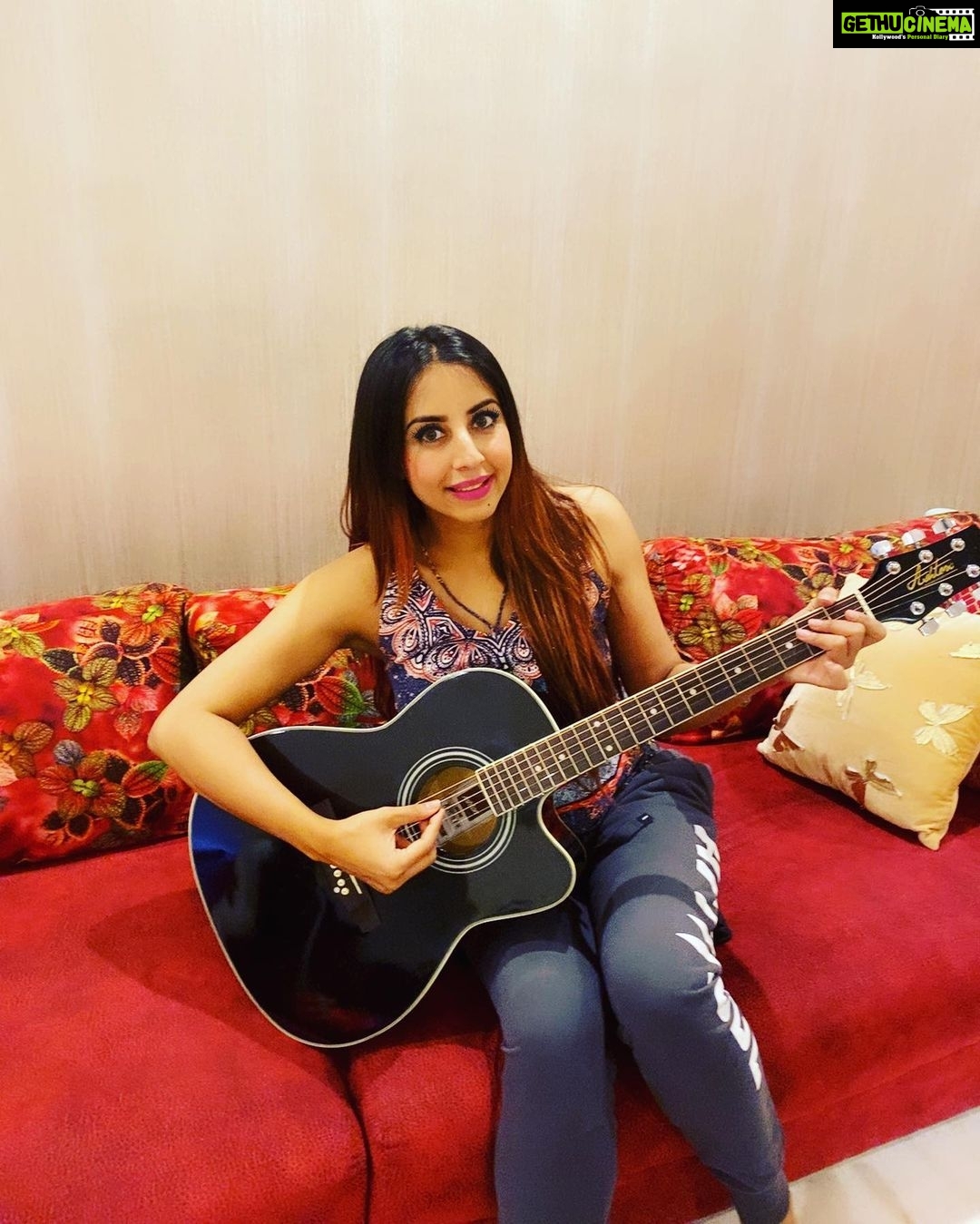Sanjjanaa Instagram - Looking for a work Oppurtunity??? If you are a entertainer write to us on enquiry@itsmyapp.live . 👍👍👍. Also visit link in bio to read about us , follow @ScoutingBrilliance on Instagram ... & read about our new venture www.itsmyapp.live . Bengaluru