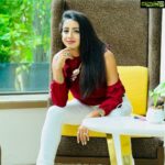 Sanjjanaa Instagram - Go through our new work www.Itsmyapp.live , Sanjjanaa Galrani’s vision to onboard at-least 1000 talents through this web portal & create employment oppurtunities.. also visit our website in bio ... and our Insta page @itsmyapp.live for more updates on the same ❤️❤️❤️ ❤️❤️❤️ one word for this pic ❤️❤️ #sanjjanaa #sanjana #glamourqueen , #swarnakhadgam #southindiancinema #sanjanagalrani #sardaargabbarsingh #bujjigadu #mujhseshaadikarogi #paraschhabra #shenaazgill . Bangalore, India