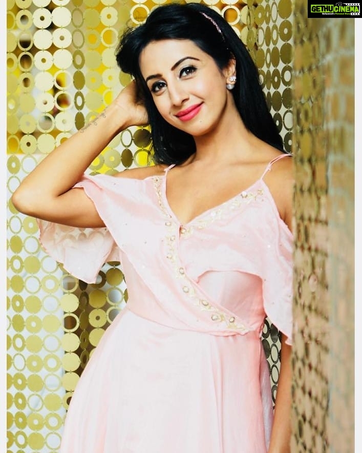 Sanjjanaa Instagram - If you let the rules guide your instincts. you will never achieve beautiful outcome. Do you agree.? #followyourheart