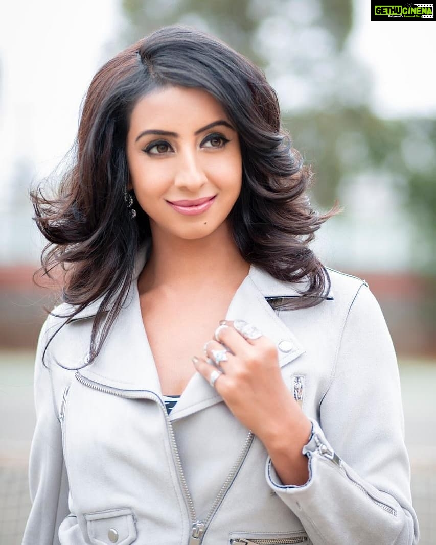 Sanjjanaa Instagram - Happy Friday Everyone!!! #fridaylook #fridayvibes😎