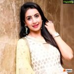 Sanjjanaa Instagram - New Monday, New week, New goals... #SanjjanaaGalrani #MujhseShaadiKaroge #TeamSanjjanaa #paraskishaadi @colorstv @voot @helo_indiaofficial