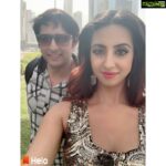 Sanjjanaa Instagram - It was wonderful shooting with #PawanSingh @singhpawan999 in #Dubai for his upcoming video album called #NumberBlockChalRahaHai. Audio out now link in bio & video will be out very soon Overwhelmed to be working with re known producer #AbhaySinha Ji