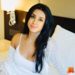 Sanjjanaa Instagram - Hi wishing every one a very happy new year , my resolution this year is to live a eco-friendly life , not waste food /water & to use only recyclable goods along with becoming more healthy & fit - what’s your resolution ? @sanjjanaagalrani #SanjjanaaGalrani ❤️