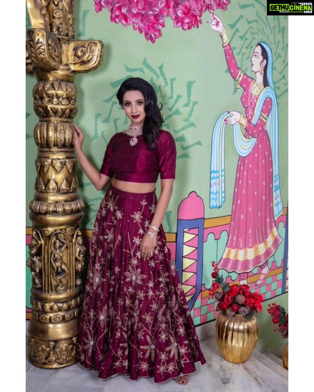Sanjjanaa Instagram - The most beautiful thing you can wear is confidence ❤️ Shot by @shareefnandyala Jewellery @tiraabytibarumals Hair and make up by @gotomirrors #sgfoundation