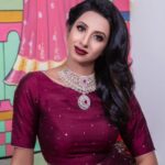 Sanjjanaa Instagram – The most beautiful thing you can wear is confidence ❤️
Shot by @shareefnandyala
Jewellery @tiraabytibarumals
Hair and make up by @gotomirrors
#sgfoundation