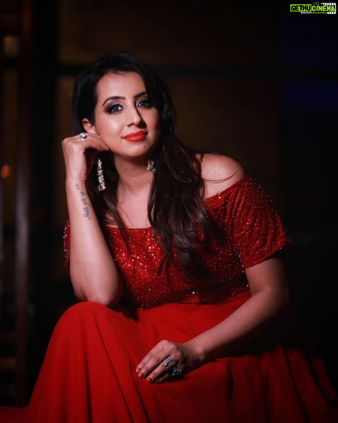 Sanjjanaa Instagram - "ππππ π¦π‘ πππ πππππ¦π‘." Actress - @sanjjanaagalrani MUA - @apeksha.naik Talent π· - @v_i_k_iphotography Designer - @chandangowda_official Jewellery - @rubansaccessories #apekshanaik #sanjjanaa #sanjjanagalrani #bangalore #bangaloremakeupartist #bangalorebloggers #makeupartistsworldwide #makeupartistindia #indiamua #southindia #southindianactress #southactress #indianactress #makeupblogger #nakeupinspiration #makeupinspo #makeuoinsta #makeupinstagram #explore #explorepage #foryou #foryoupage #portrait #portraitphotography #picoftheday Renaissance Bengaluru Race Course Hotel