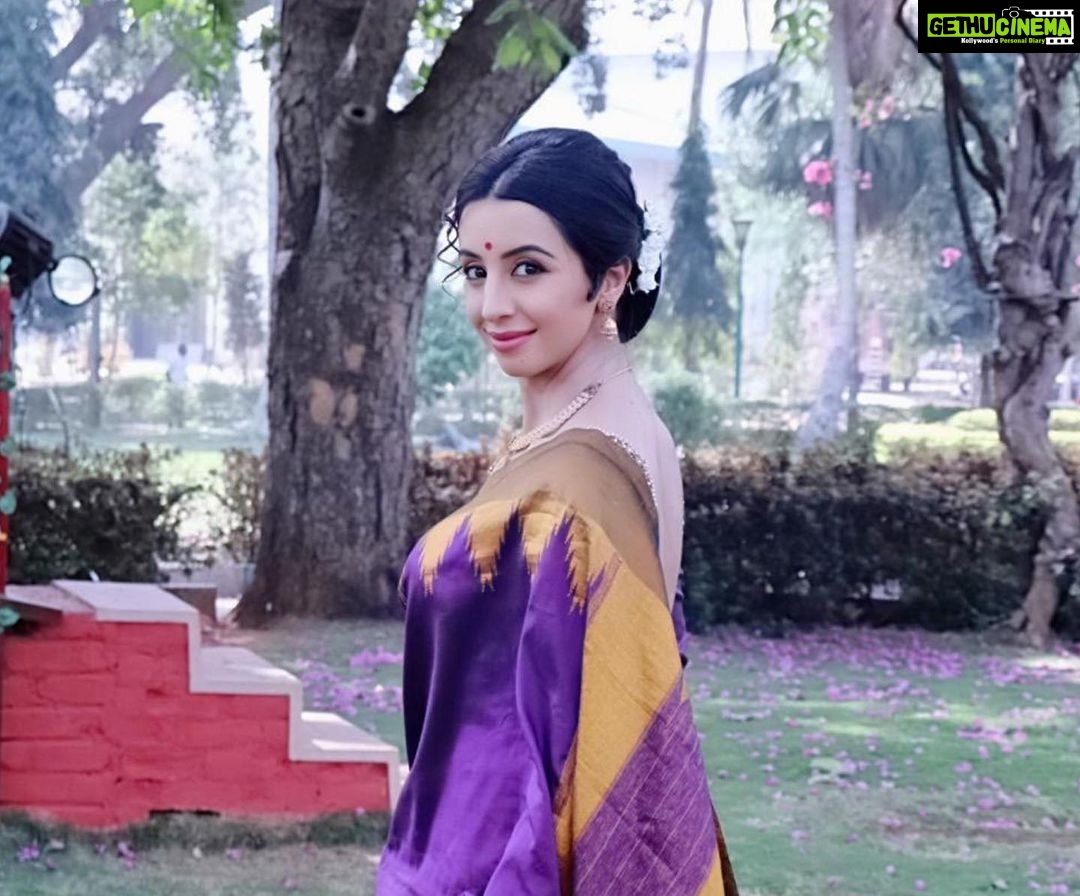 Sanjjanaa Instagram - I’m glad to share these new stills from my upcoming kannada release #mathaymathay , was a great Oppurtunity to be reshooting the legendary hit song of dr.rajkumar & aarthi “neebandhu nintaaga” ❤ it’s my tribute to my all time favourite actor rajkumar sir .