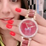 Sanjjanaa Instagram - Seriously I got carried away this festival by this crazy offer at @giordanoindia #shoppingwithgiordano #giordanoindia#giordanofestiveoffer#festivesale #newcollection You can avail this offer at @luxxuberance @shoppers_stop @centralandme @helioswatches @lifestylestores ❤️❤️❤️