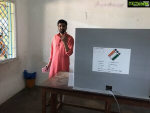Santhanam Instagram - I casted my vote #elections2019 #voted 👆