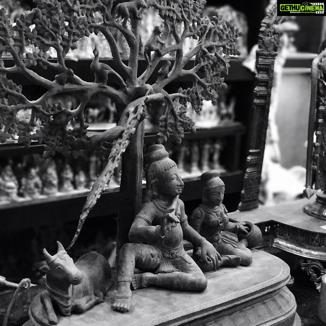 Santhosh Prathap Instagram - "Painting, sculpture and Architecture are Finished, but the ART habit continues" #sculpture #divine #priceless #art Kumbakonam/கும்பகோணம்