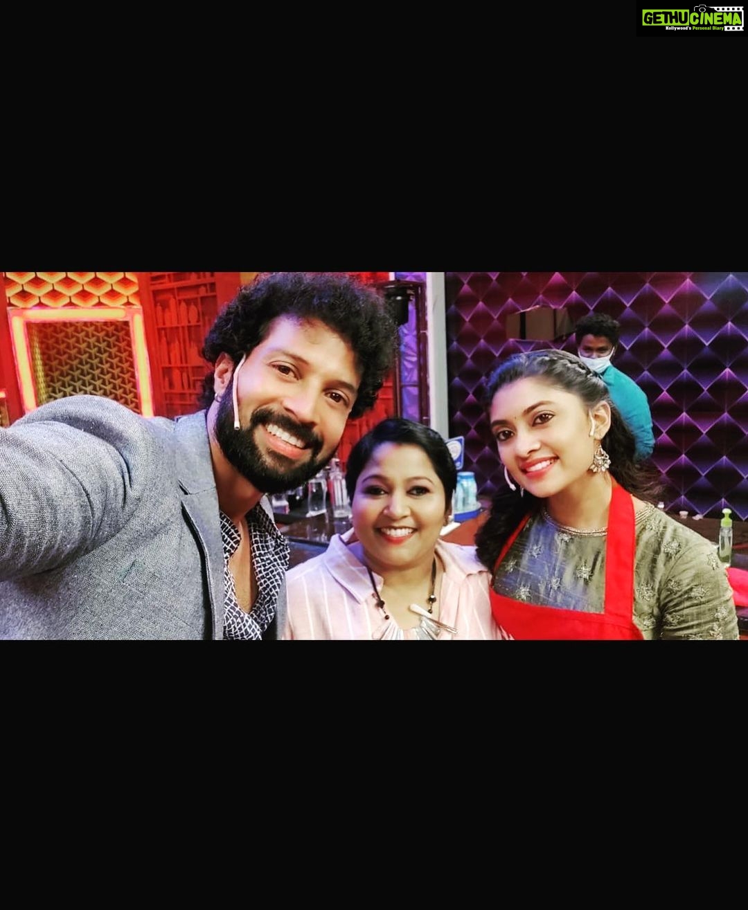Santhosh Prathap - 56.3K Likes - #cwc3
@vijaytelevision
Costume designer @radikadesignerandmua
Assistant @balaa1981
Hair @riwaz_lama
#realityshow #tamil #cwc #cookwithcomali #entertainment #vijaytv #grateful #laughteristhebestmedicine #santhoshprathap #outfitoftheday #customized #2022