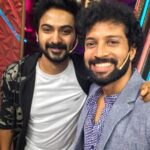 Santhosh Prathap Instagram – #cwc3 
@vijaytelevision 

Costume designer @radikadesignerandmua 
Assistant @balaa1981 
Hair @riwaz_lama 

#realityshow #tamil #cwc #cookwithcomali #entertainment #vijaytv #grateful #laughteristhebestmedicine #santhoshprathap #outfitoftheday #customized #2022 EVP Film City