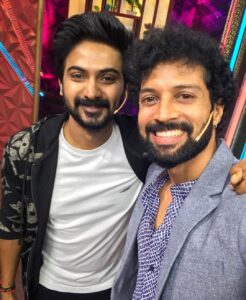 Santhosh Prathap Instagram - #cwc3 
@vijaytelevision 

Costume designer @radikadesignerandmua 
Assistant @balaa1981 
Hair @riwaz_lama 

#realityshow #tamil #cwc #cookwithcomali #entertainment #vijaytv #grateful #laughteristhebestmedicine #santhoshprathap #outfitoftheday #customized #2022