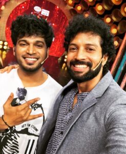 Santhosh Prathap Instagram - #cwc3 
@vijaytelevision 

Costume designer @radikadesignerandmua 
Assistant @balaa1981 
Hair @riwaz_lama 

#realityshow #tamil #cwc #cookwithcomali #entertainment #vijaytv #grateful #laughteristhebestmedicine #santhoshprathap #outfitoftheday #customized #2022
